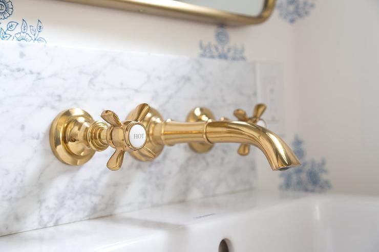brass wall-mounted faucet