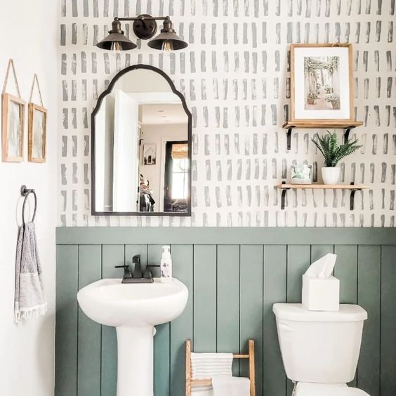 Wallpaper Accent: Elevate Your Bathroom with Stylish Tips